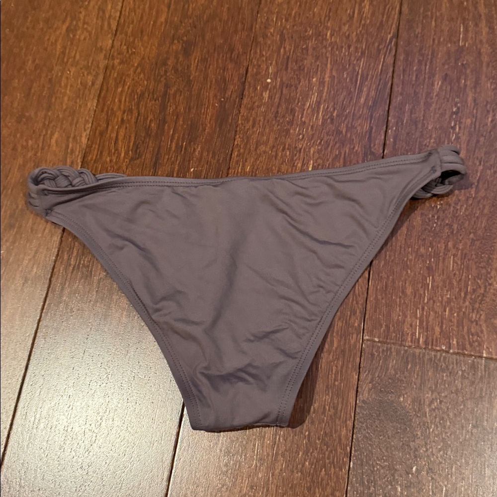 L*Space 2 piece bikini with wrap around top and braided side bottoms - Picture 9 of 12